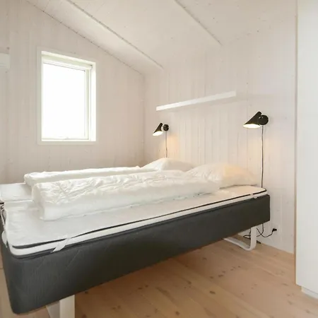 Beach Front Home In Hvide Sande With Sauna Prázdninový dům *