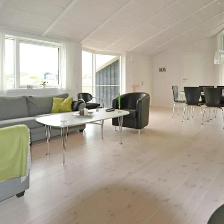 Prázdninový dům Beach Front Home In Hvide Sande With Sauna Hvide Sande